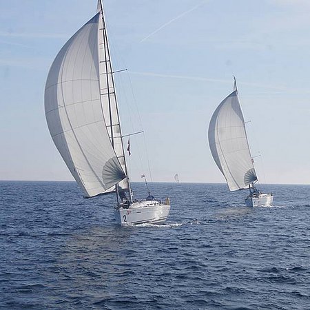 Nur mehr 1 Schiff frei bei der größten YCA Einheitsklasse Regatta