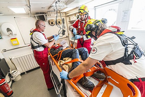 Schiffbrüchige suchen. Übung, SARex 2025-05-18, Steven: Die Seenotretter-DGzRS