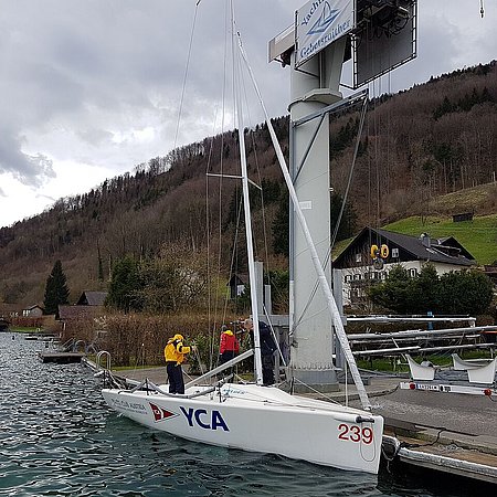 Clubschiff Melges im Wasser